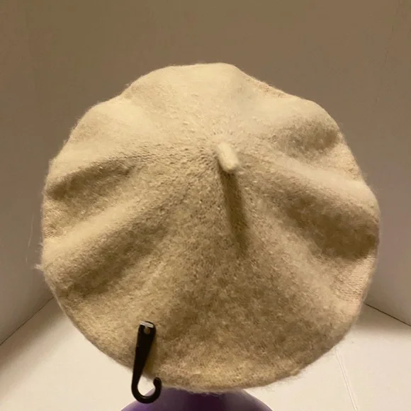 Wool Beret - Picture 2 of 12